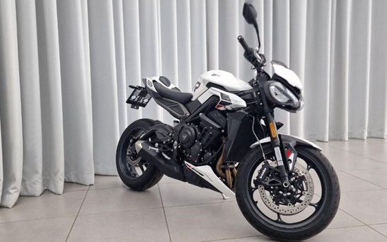 Gebrauchtmotorrad Triumph Street Triple R - Bild 3 Gebrauchtmotorrad Triumph Street Triple R - Bild 3