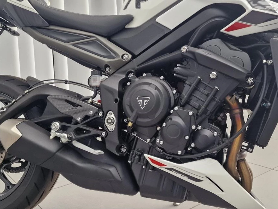 Angebot Triumph Street Triple R Bild 5: Angebot Triumph Street Triple R