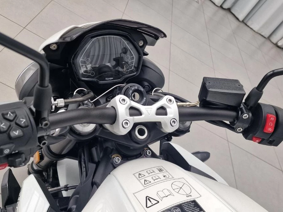 Angebot Triumph Street Triple R Bild 6: Angebot Triumph Street Triple R