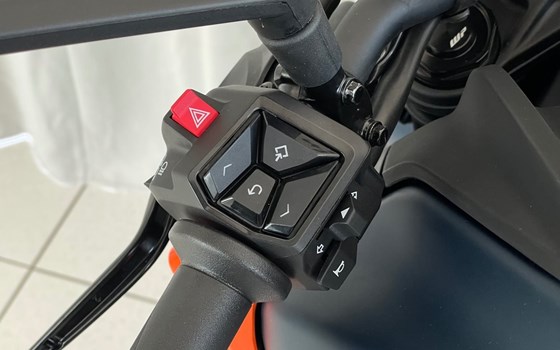 Neufahrzeug KTM 125 Duke - Bild 11 Neufahrzeug KTM 125 Duke - Bild 11