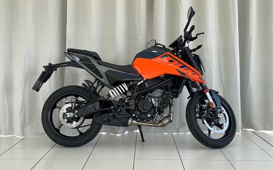 Neufahrzeug KTM 125 Duke - Bild 6 Neufahrzeug KTM 125 Duke - Bild 6