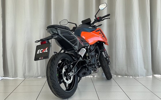 Neufahrzeug KTM 125 Duke - Bild 7 Neufahrzeug KTM 125 Duke - Bild 7