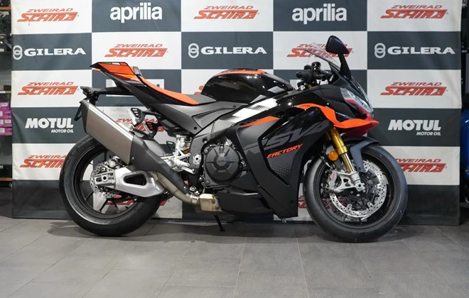 Aprilia RSV4 1100 Factory