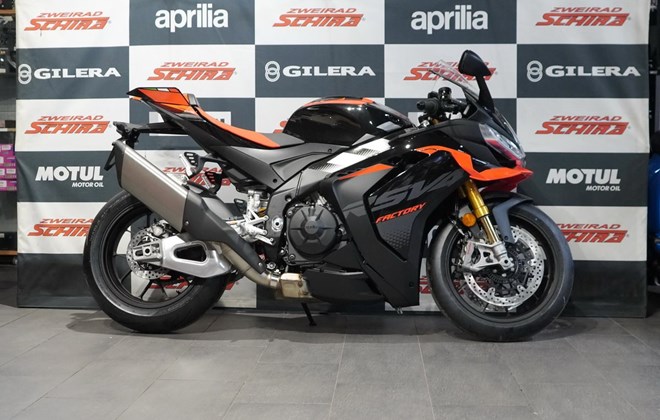 Aprilia RSV4 1100 Factory