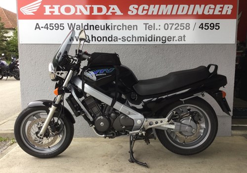 Honda NTV 650 Revere