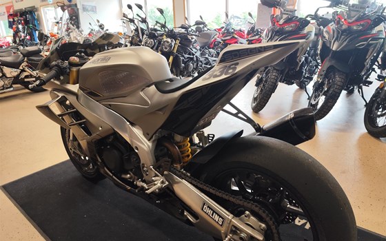 Gebrauchtmotorrad Aprilia RSV4 1100 - Bild 5 Gebrauchtmotorrad Aprilia RSV4 1100 - Bild 5