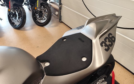 Gebrauchtmotorrad Aprilia RSV4 1100 - Bild 7 Gebrauchtmotorrad Aprilia RSV4 1100 - Bild 7
