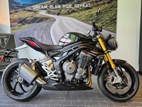 Neumotorrad Triumph Speed Triple 1200 RS Inklusive Zubehör