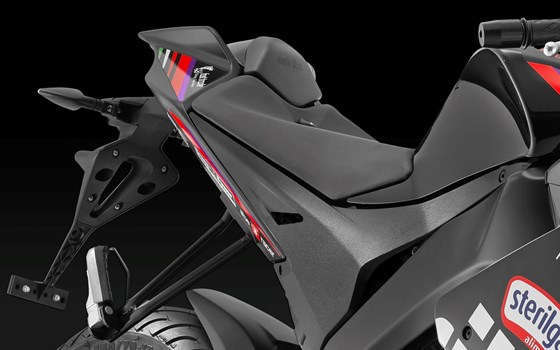 Neufahrzeug Aprilia RS 125 Replica - Bild 6 Neufahrzeug Aprilia RS 125 Replica - Bild 6