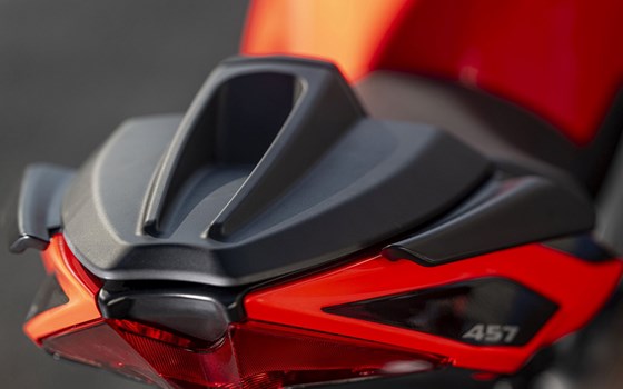 Neufahrzeug Aprilia Tuono 457 - Bild 6 Neufahrzeug Aprilia Tuono 457 - Bild 6