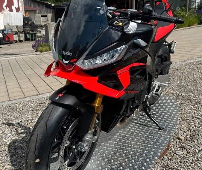 Angebot Aprilia Tuono V4 1100 Factory Bild 4: Angebot Aprilia Tuono V4 1100 Factory