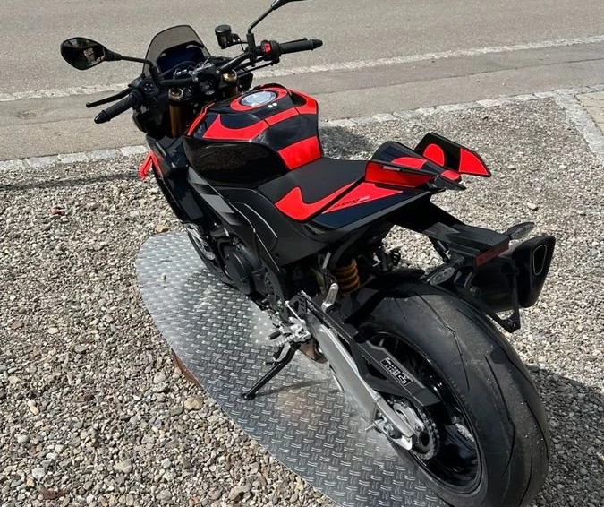 Angebot Aprilia Tuono V4 1100 Factory Bild 5: Angebot Aprilia Tuono V4 1100 Factory