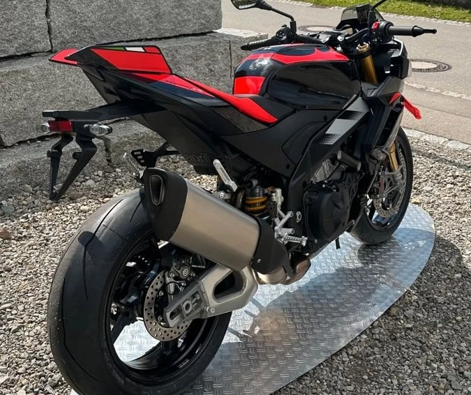Angebot Aprilia Tuono V4 1100 Factory Bild 7: Angebot Aprilia Tuono V4 1100 Factory