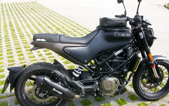 Gebrauchtmotorrad Husqvarna Svartpilen 401 - Bild 1 Gebrauchtmotorrad Husqvarna Svartpilen 401 - Bild 1