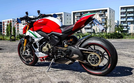 Gebrauchtmotorrad Ducati Streetfighter V4 S - Bild 2