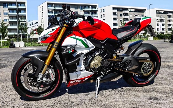 Gebrauchtmotorrad Ducati Streetfighter V4 S - Bild 3