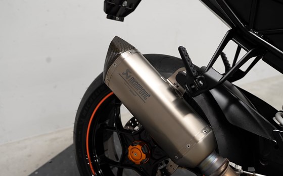 Motorrad Occasion KTM 1290 Super Duke R - Bild 4