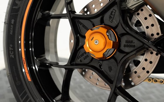 Motorrad Occasion KTM 1290 Super Duke R - Bild 9