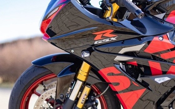 Gebrauchtmotorrad Suzuki GSX-R 1000 R - Bild 7 Gebrauchtmotorrad Suzuki GSX-R 1000 R - Bild 7