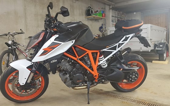 Gebrauchtmotorrad KTM 1290 Super Duke R - Bild 3 Gebrauchtmotorrad KTM 1290 Super Duke R - Bild 3