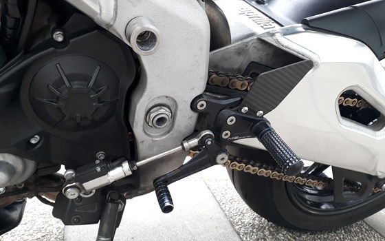 Gebrauchtmotorrad Aprilia Tuono V4 1100 RR - Bild 6 Gebrauchtmotorrad Aprilia Tuono V4 1100 RR - Bild 6