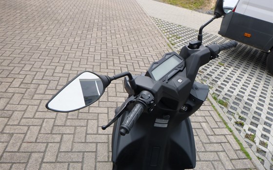 Neufahrzeug Kymco Super 8 R 50i - Bild 5