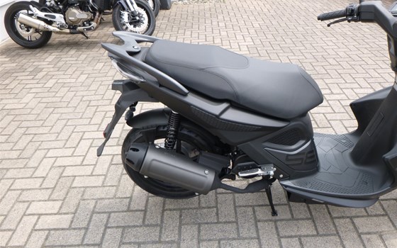 Neufahrzeug Kymco Super 8 R 50i - Bild 7