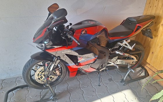 Gebrauchtmotorrad Honda CBR600RR - Bild 2 Gebrauchtmotorrad Honda CBR600RR - Bild 2