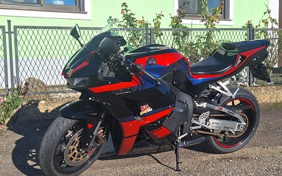Gebrauchtmotorrad Honda CBR600RR - Bild 3 Gebrauchtmotorrad Honda CBR600RR - Bild 3