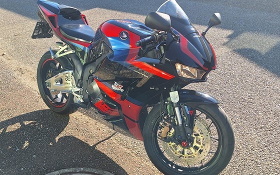 Gebrauchtmotorrad Honda CBR600RR - Bild 5 Gebrauchtmotorrad Honda CBR600RR - Bild 5