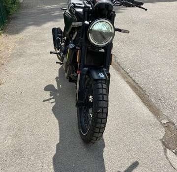 Gebrauchtmotorrad Husqvarna Svartpilen 401 - Bild 4