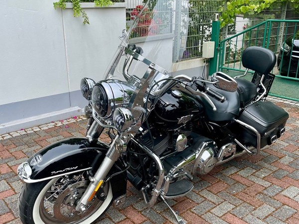 Gebrauchtmotorrad Harley-Davidson Road King Classic FLHRC