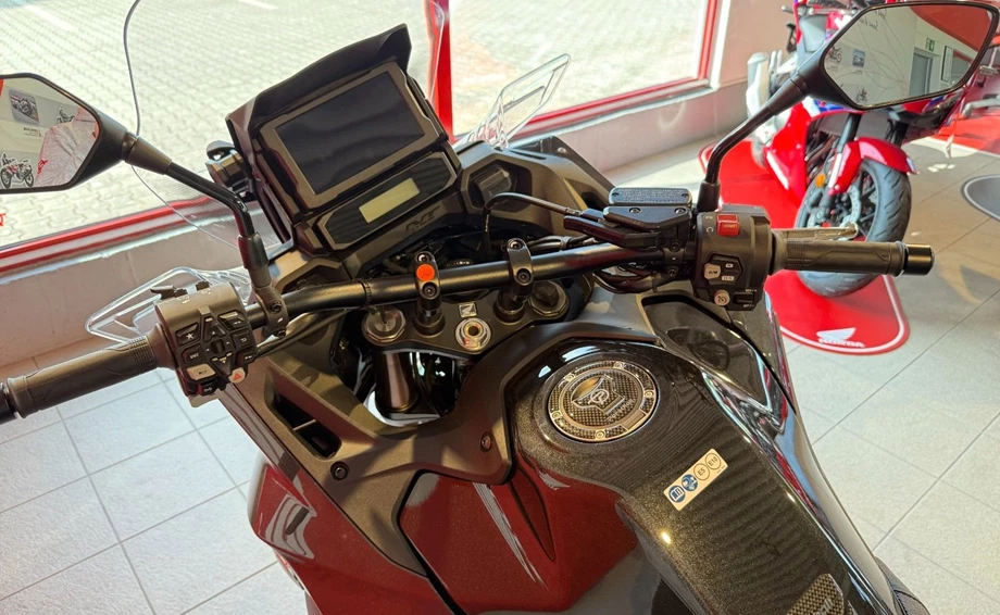 Offer Honda NT1100 DCT Electronic Suspension Bild 13: Offer Honda NT1100 DCT Electronic Suspension