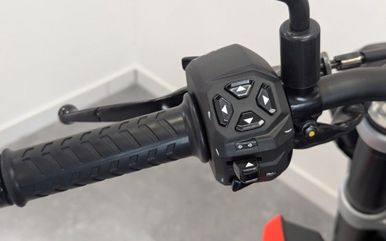 Neufahrzeug Aprilia Tuono 457 - Bild 7