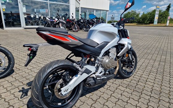 Neufahrzeug Aprilia Tuono 457 - Bild 4