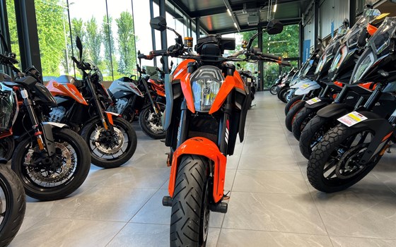 Gebrauchtmotorrad KTM 1290 Super Duke - Bild 4 Gebrauchtmotorrad KTM 1290 Super Duke - Bild 4