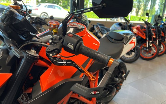 Gebrauchtmotorrad KTM 1290 Super Duke - Bild 8 Gebrauchtmotorrad KTM 1290 Super Duke - Bild 8