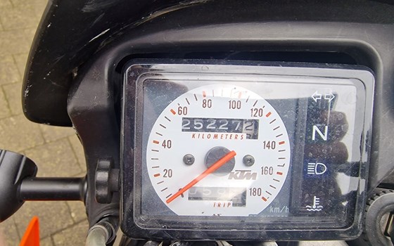 Gebrauchtmotorrad KTM 640 LC4 Enduro - Bild 7 Gebrauchtmotorrad KTM 640 LC4 Enduro - Bild 7