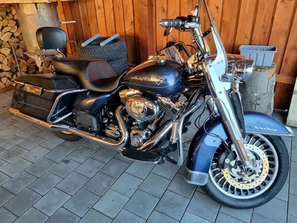 Gebrauchtmotorrad Harley-Davidson Touring Road King FLHR