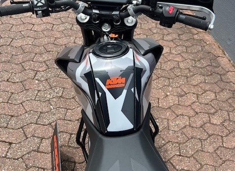 Gebrauchtmotorrad KTM 125 Duke - Bild 4