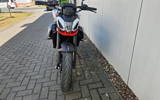 Neufahrzeug Aprilia Tuono 457 - Bild 6