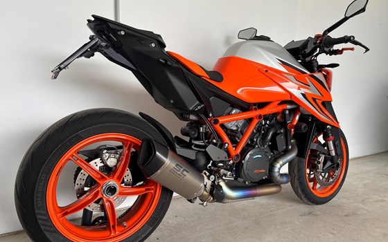 Gebrauchtmotorrad KTM 1290 Super Duke R - Bild 1 Gebrauchtmotorrad KTM 1290 Super Duke R - Bild 1