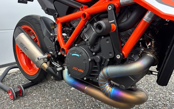 Gebrauchtmotorrad KTM 1290 Super Duke R - Bild 12 Gebrauchtmotorrad KTM 1290 Super Duke R - Bild 12