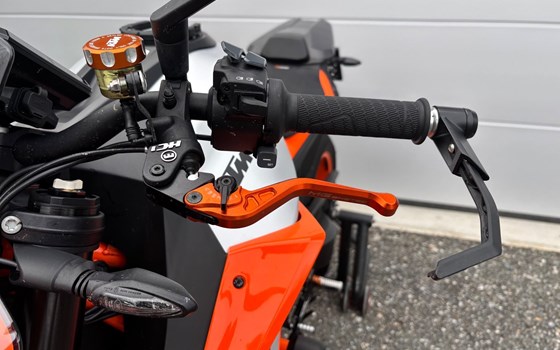 Gebrauchtmotorrad KTM 1290 Super Duke R - Bild 14 Gebrauchtmotorrad KTM 1290 Super Duke R - Bild 14