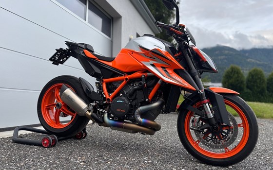Gebrauchtmotorrad KTM 1290 Super Duke R - Bild 2 Gebrauchtmotorrad KTM 1290 Super Duke R - Bild 2