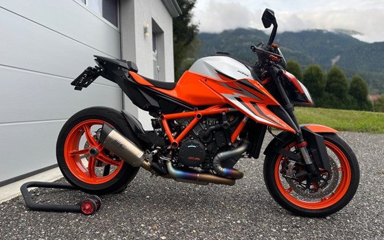 Gebrauchtmotorrad KTM 1290 Super Duke R - Bild 4 Gebrauchtmotorrad KTM 1290 Super Duke R - Bild 4