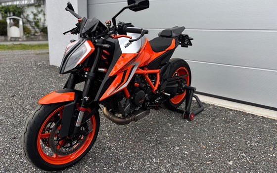 Gebrauchtmotorrad KTM 1290 Super Duke R - Bild 6 Gebrauchtmotorrad KTM 1290 Super Duke R - Bild 6
