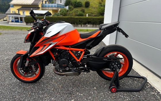 Gebrauchtmotorrad KTM 1290 Super Duke R - Bild 7 Gebrauchtmotorrad KTM 1290 Super Duke R - Bild 7