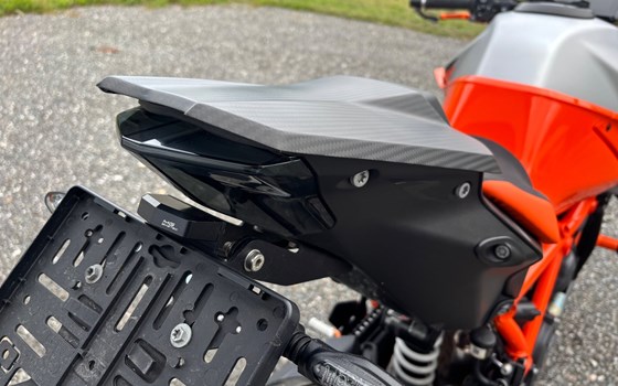 Gebrauchtmotorrad KTM 1290 Super Duke R - Bild 9 Gebrauchtmotorrad KTM 1290 Super Duke R - Bild 9