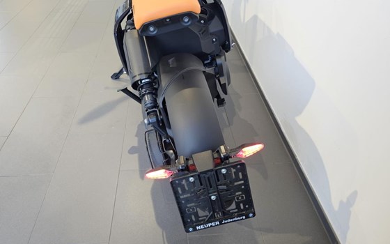 Gebrauchtmotorrad BMW CE 04 - Bild 3